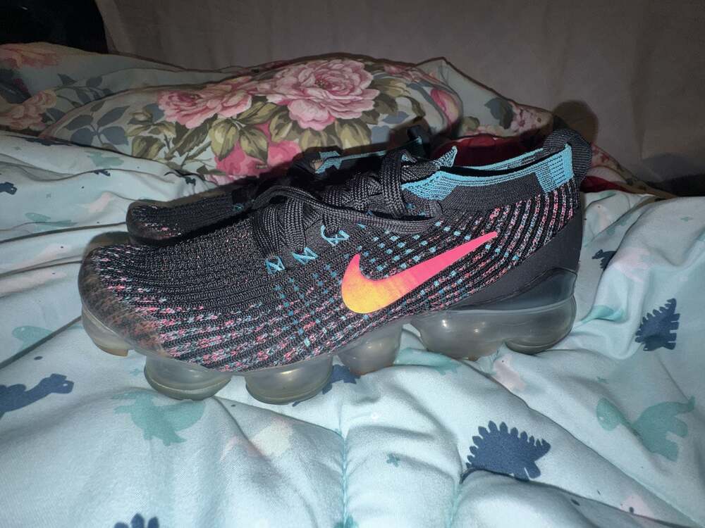 Nike Women's Air VaporMax Flyknit 3 Black/Hyper Pink-Baltic Blue Running Shoes